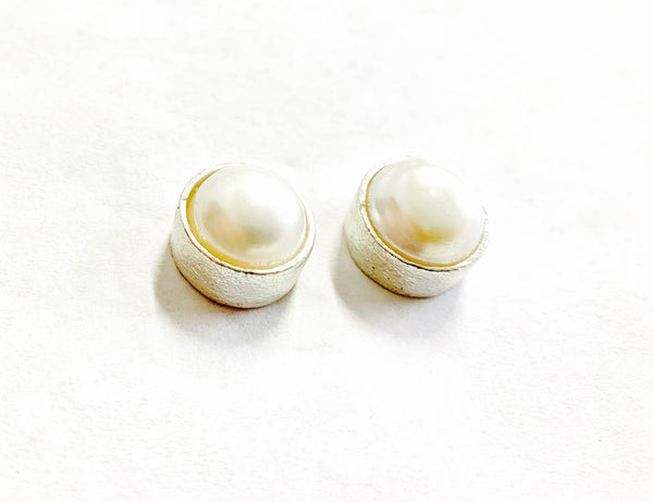 SILVER PEARL STUDS