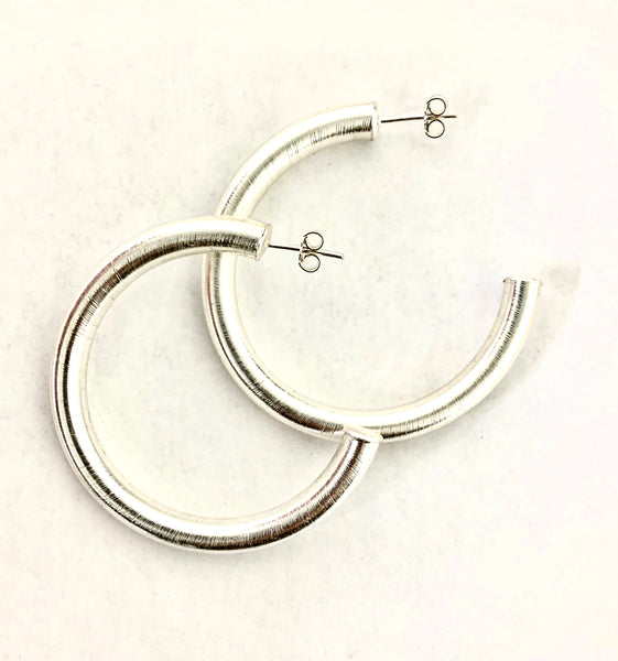 SILVER BRUSH HOOP EARRING