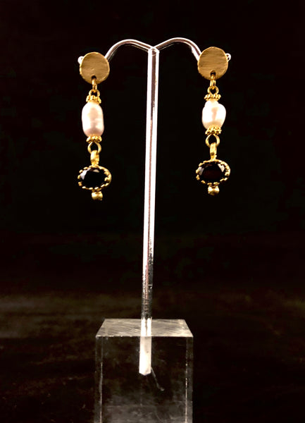 PEARL & CRYSTAL EARRING